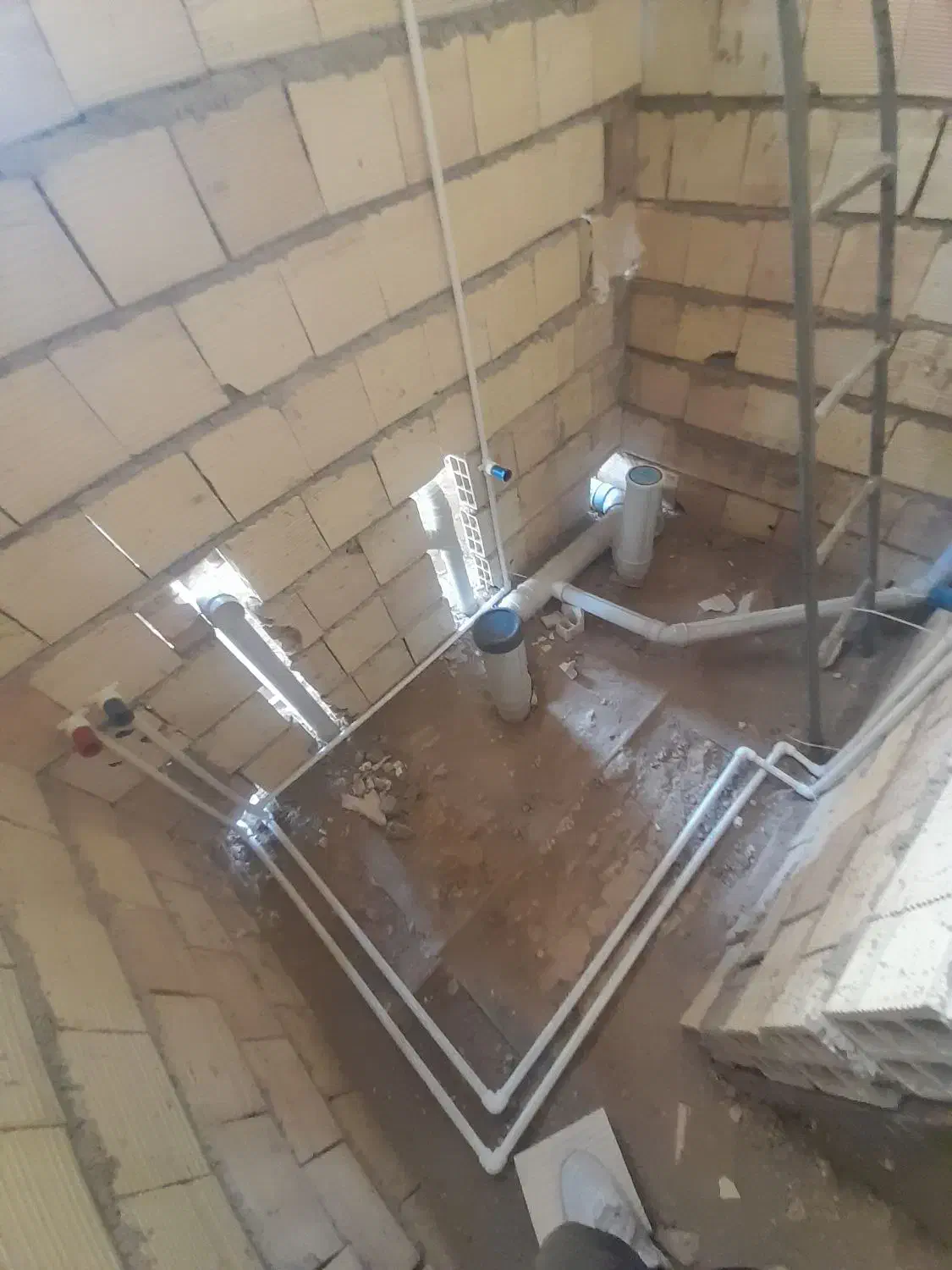 لوله کشی ، نصب شیرآلات، نصب پمپ و منبع|خدمات پیشه و مهارت|ابهر, |دیوار