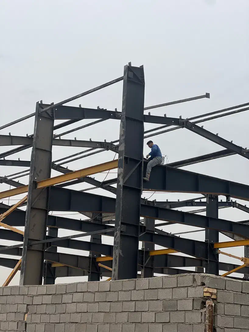 ساخت سوله واسکلت ساختمان واستراکچروانواع سازه فلزی|خدمات پیشه و مهارت|شریفآباد, |دیوار