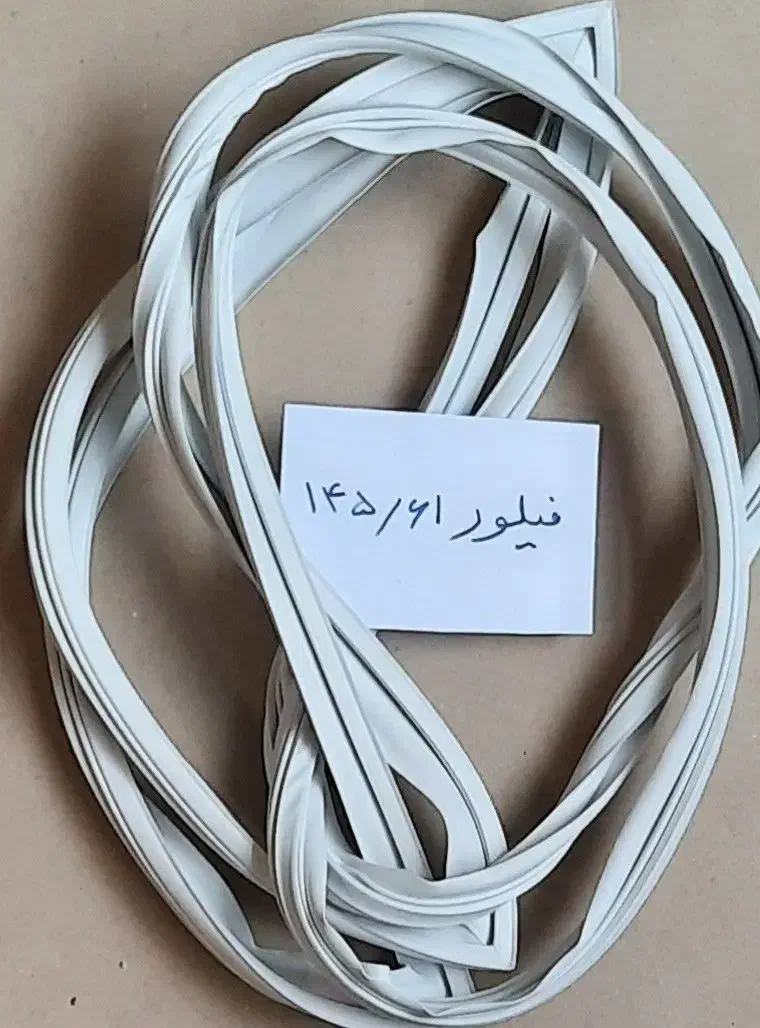 تعمیرات یخچال تعویض نوار دور درب یخچال پرسی|خدمات پیشه و مهارت|چهارباغ, |دیوار