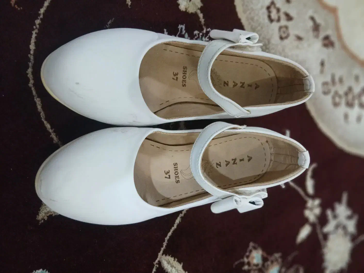 کفش|کیف، کفش، کمربند|آباده, |دیوار