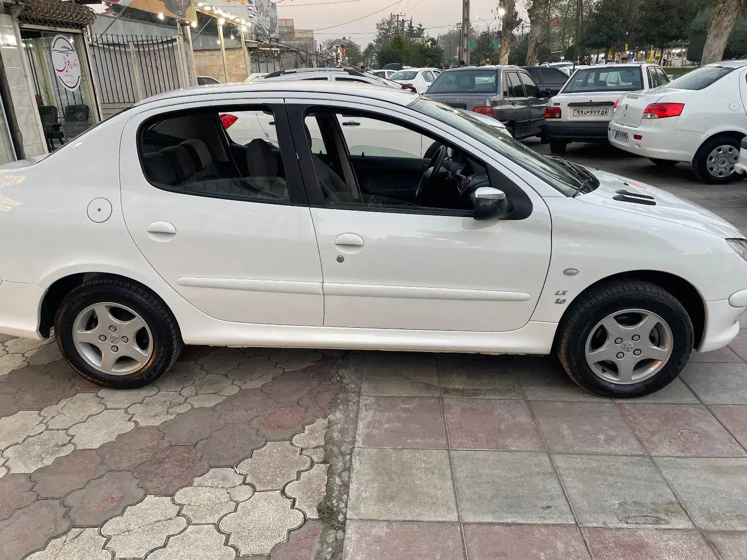 206sd سفارشی مدیران خودرو درجه۱|خودرو سواری و وانت|صومعه‌سرا, |دیوار