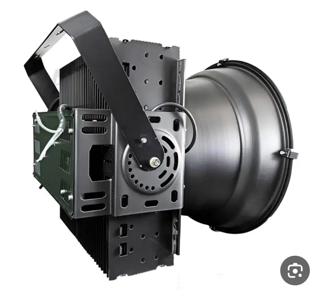 پروژکتور ورزشگاه خوب ومناسب|تلویزیون و پروژکتور|یاسوج, |دیوار