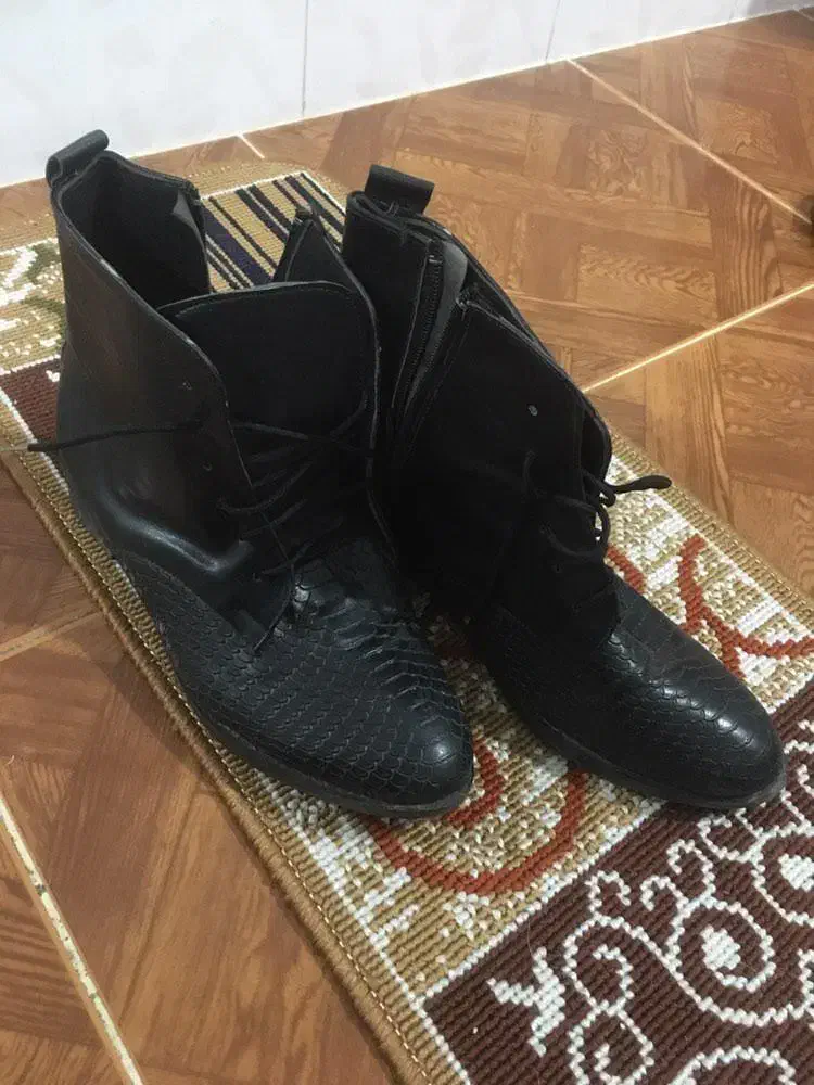 پوتین ونیم بوت خوشکل ولی همینهامونده|کفش و لباس بچه|آزادشهر, |دیوار