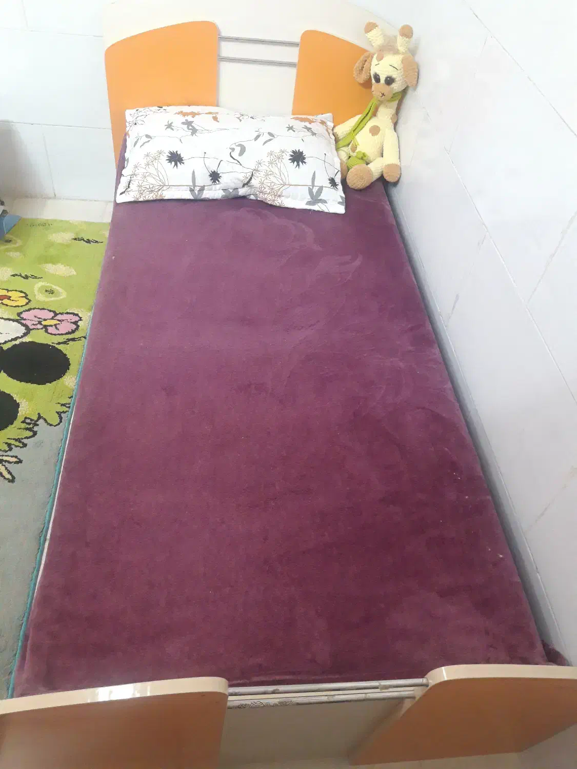 تخت و کمد لباس و ویترین|تخت و سرویس خواب|حمیدیا, |دیوار