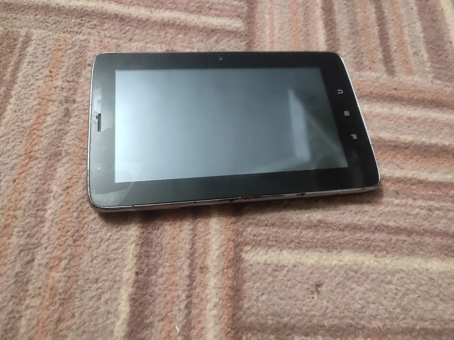 تبلت|تبلت|مشهد, طبرسی شمالی|دیوار