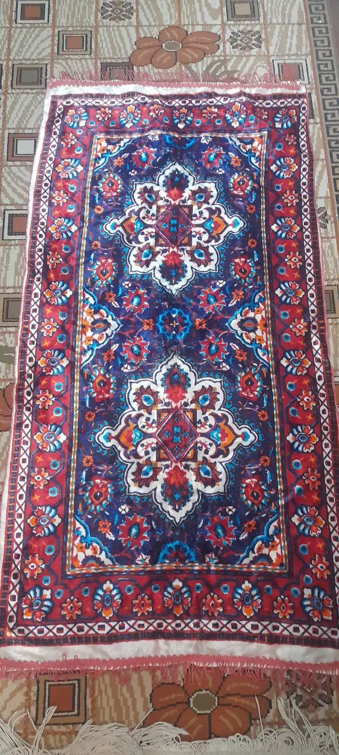 سجاده مخمل قدیمی نونو|کلکسیون اشیاء عتیقه|قم, چهل درخت‎|دیوار