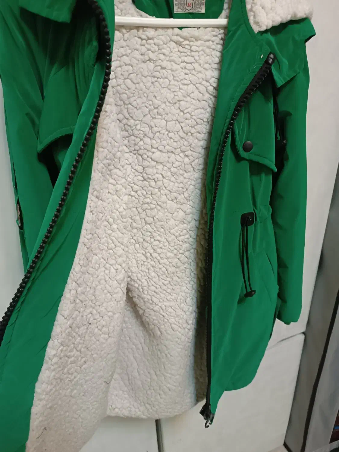 کاپشن سایز ۳۸|لباس|صحنه, |دیوار