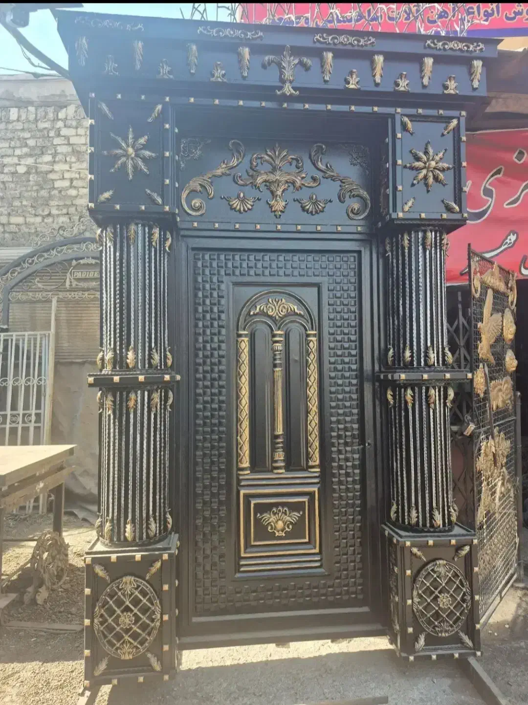 ساخت درب آهنی و باغی.نرده وحفاظ|خدمات پیشه و مهارت|ورامین, ورامین|دیوار