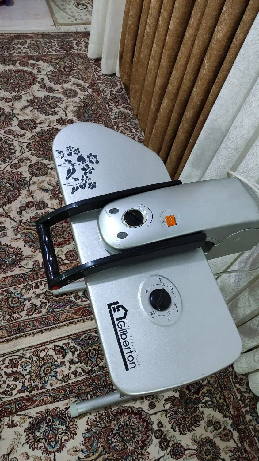 اتو پرسی با میز|اتو و لوازم اتو|هشتگرد, شهرک بعثت|دیوار