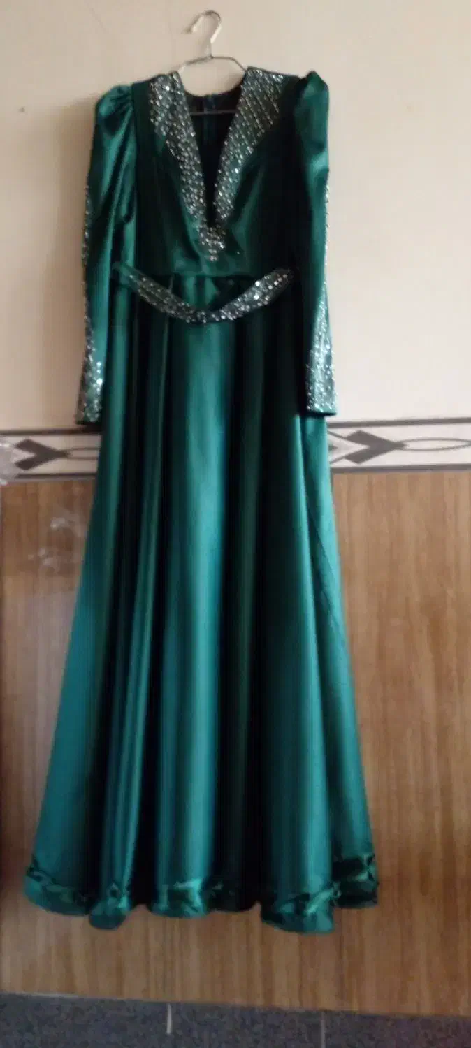 کرایه پیراهن با ست گردنبدوگوشواره+ریسه|لباس|چناران, |دیوار