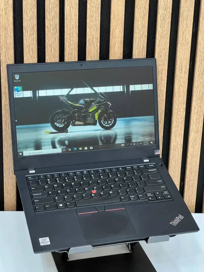 لپ تاپ Lenovo t490 نسل ۸ با کیف و موس اشانتیون|رایانه همراه|ساری, |دیوار