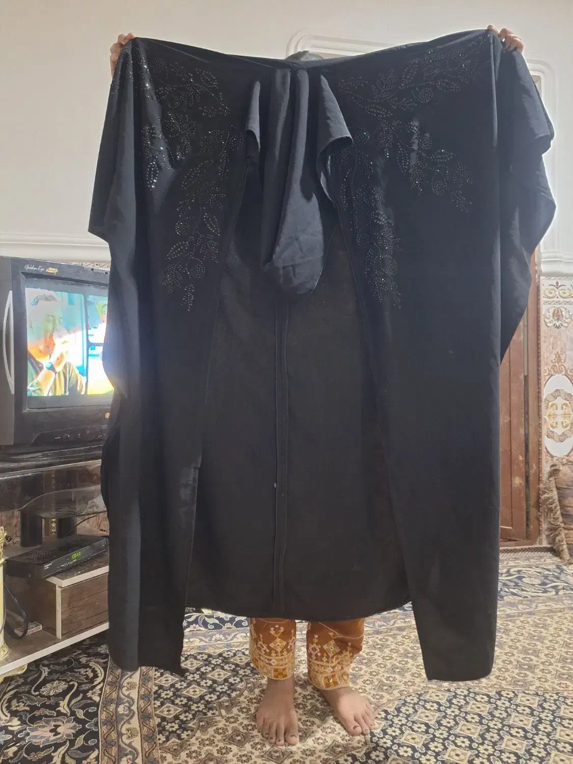 عبا در چادرملی|لباس|ایوانکی, |دیوار