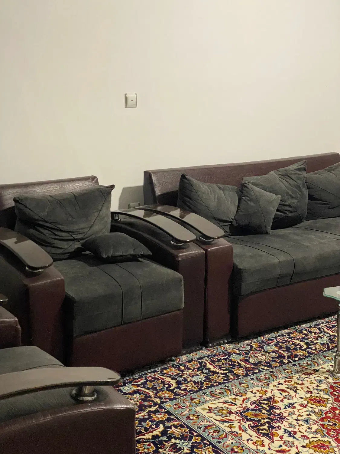 مبل ۷ نفره شیک و تمیز آماده استفاده، قیمت مناسب|مبلمان خانگی و میز عسلی|نوشهر, |دیوار