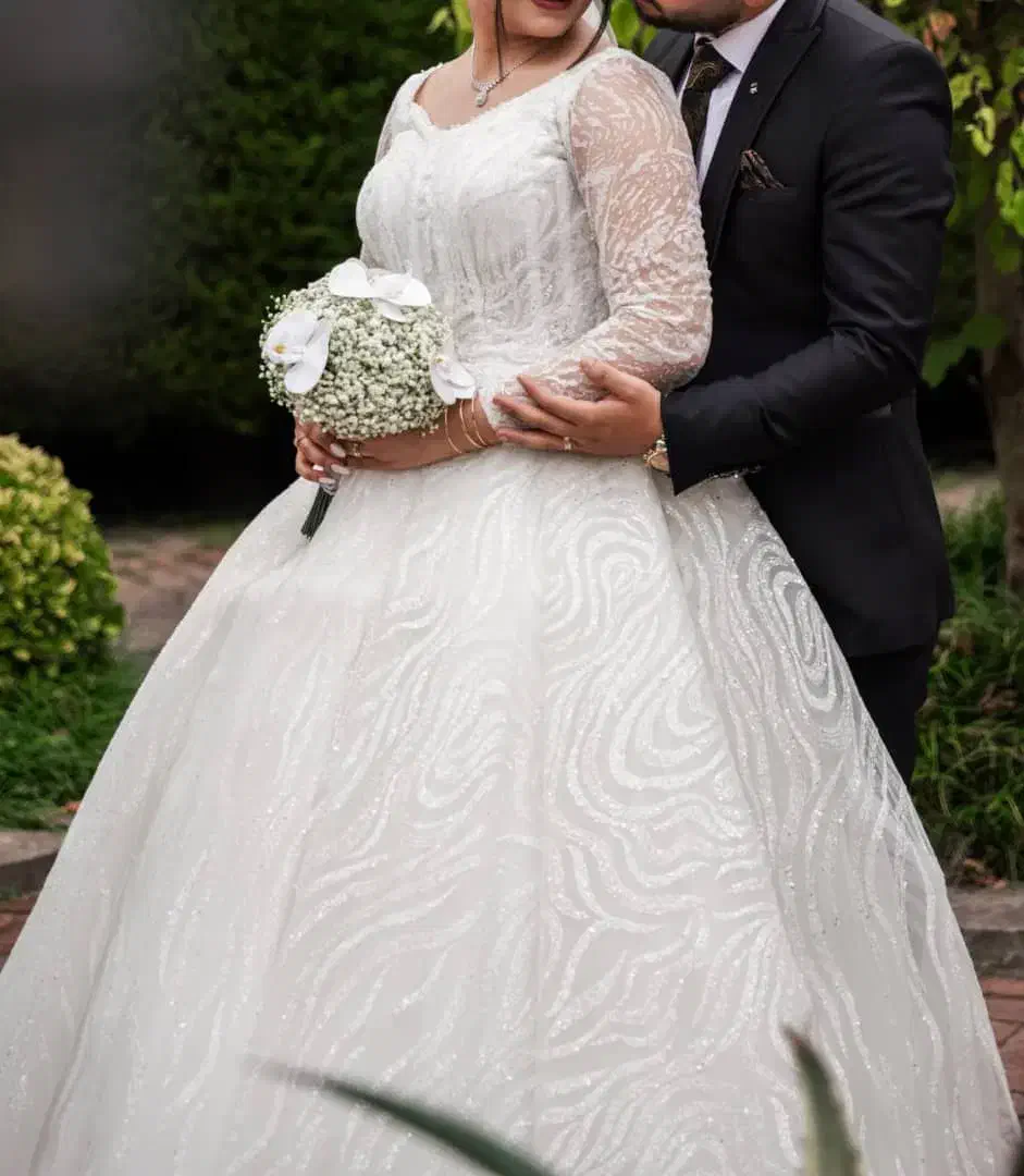 لباس عروس زیبا|لباس|شیراز, دلجو|دیوار