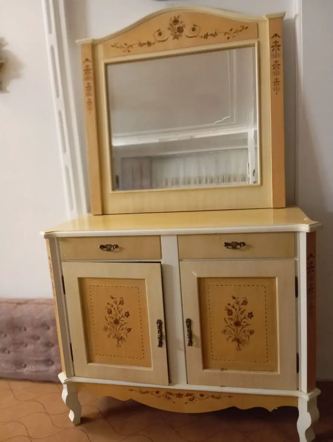 کنسول چوبی .دو در .با اینه سالم|بوفه، ویترین، کنسول|اشتهارد, |دیوار