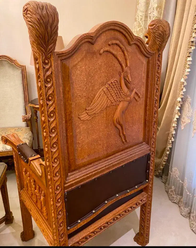 دو عدد مبل هخامنشی عتیقه|مبلمان خانگی و میز عسلی|تهران, قلهک|دیوار