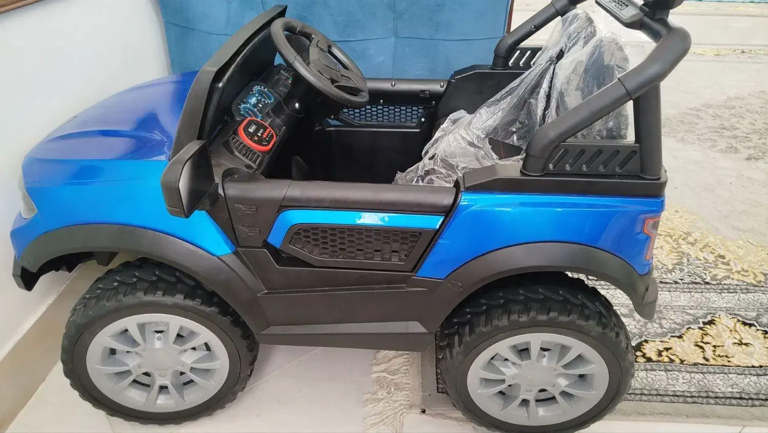 ماشین شارژی 4موتوره|اسباببازی بچه|آشخانه, |دیوار