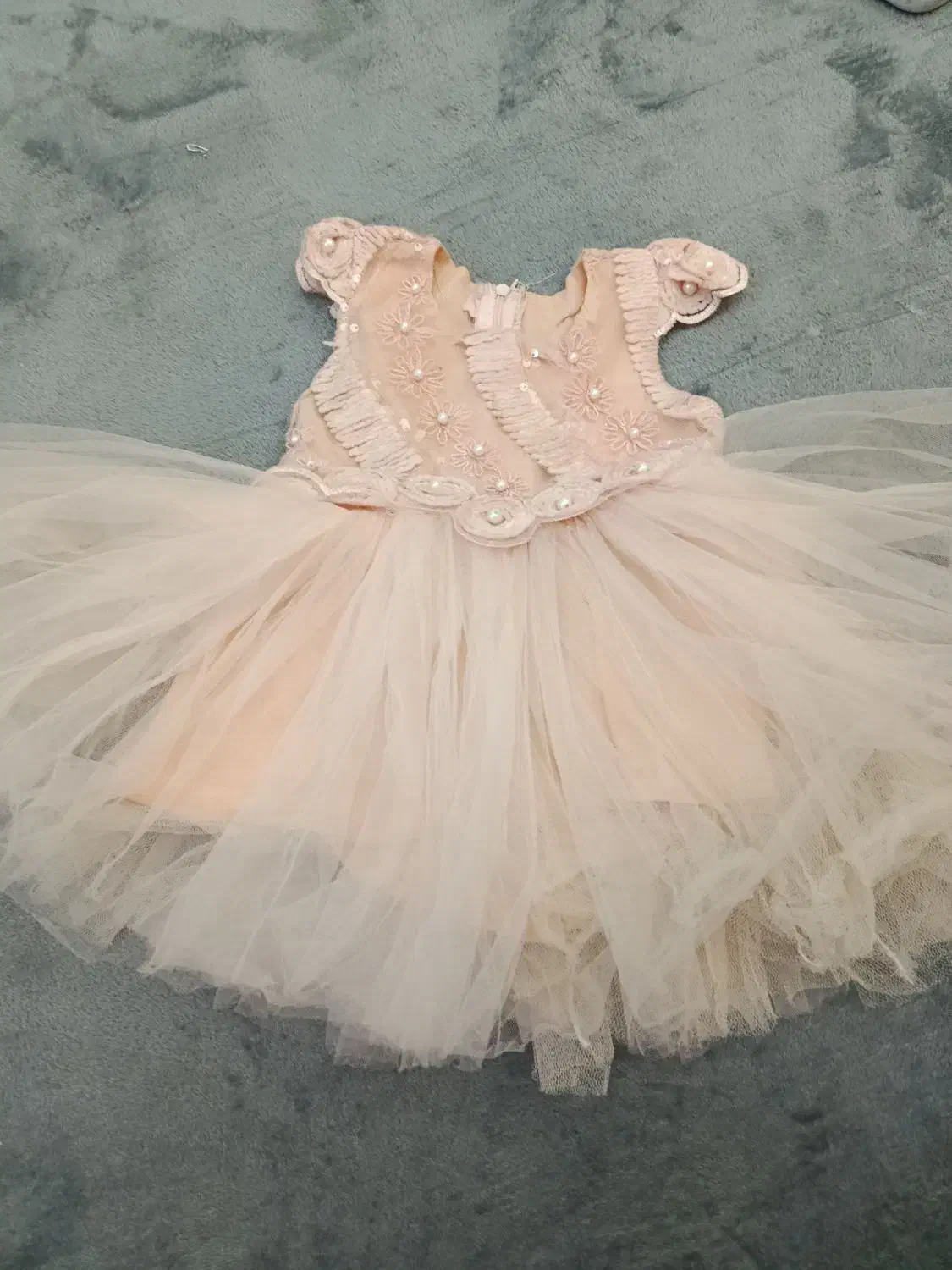 دون مجلسی نوزاد|لباس|تبریز, |دیوار