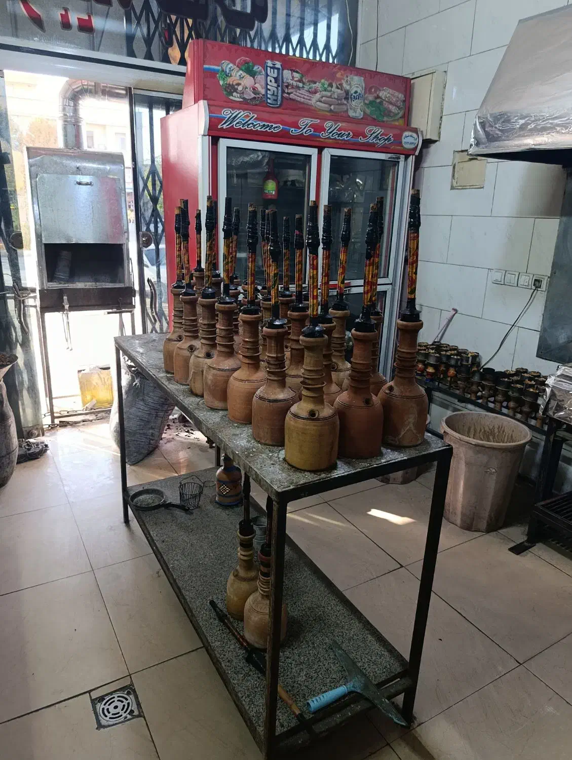 نیازمند کارگر قهوه خانه|استخدام خدمات فروشگاه و رستوران|شیراز, شهرک امیر کبیر|دیوار