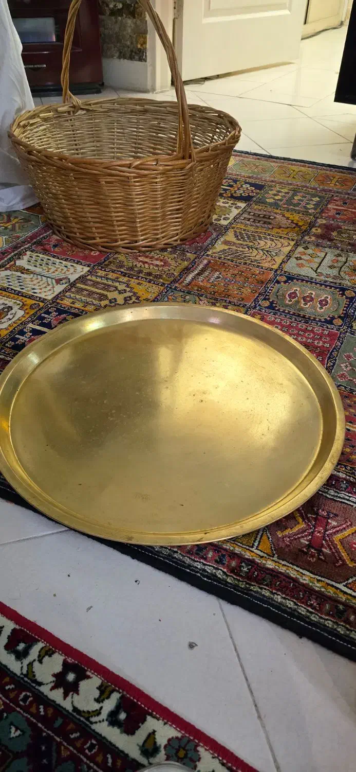 سینی روسی سایز بزرگ و تابه مسی قدیمی|کلکسیون اشیاء عتیقه|تهران, خواجه نظام الملک|دیوار