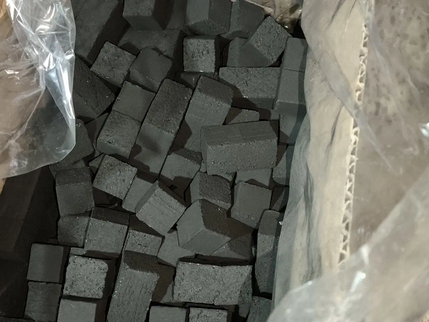 زغال فشرده چهار گوش کیفیت عالی|عمده‌فروشی|بم, |دیوار