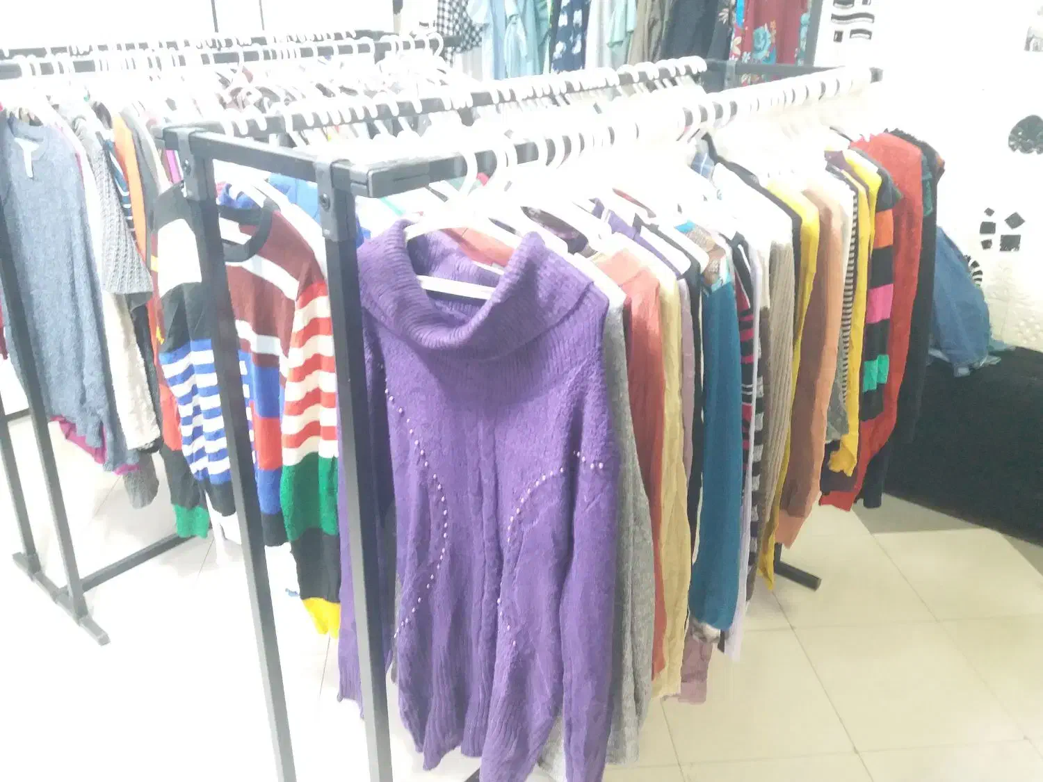 عمده پوشاک استوک. به دلیل تغیر شغل زیر قیمت|لباس|مهاباد (آذربایجان غربی), |دیوار