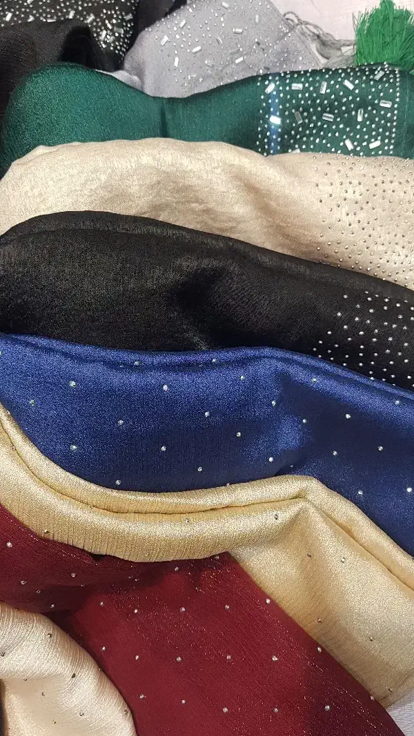 شال مجلسی فروش با قیمت مناسب بعلت تغییر شغل|لباس|رشت, پیرسرا|دیوار