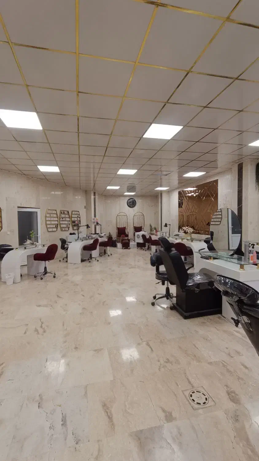 ۱۶۰ متر/ ارتفاع سقف ۳/۵متر /فاز۴ بَرمیدان توحید|اجارهٔ مغازه و غرفه|اندیشه, اندیشه فاز ۳|دیوار