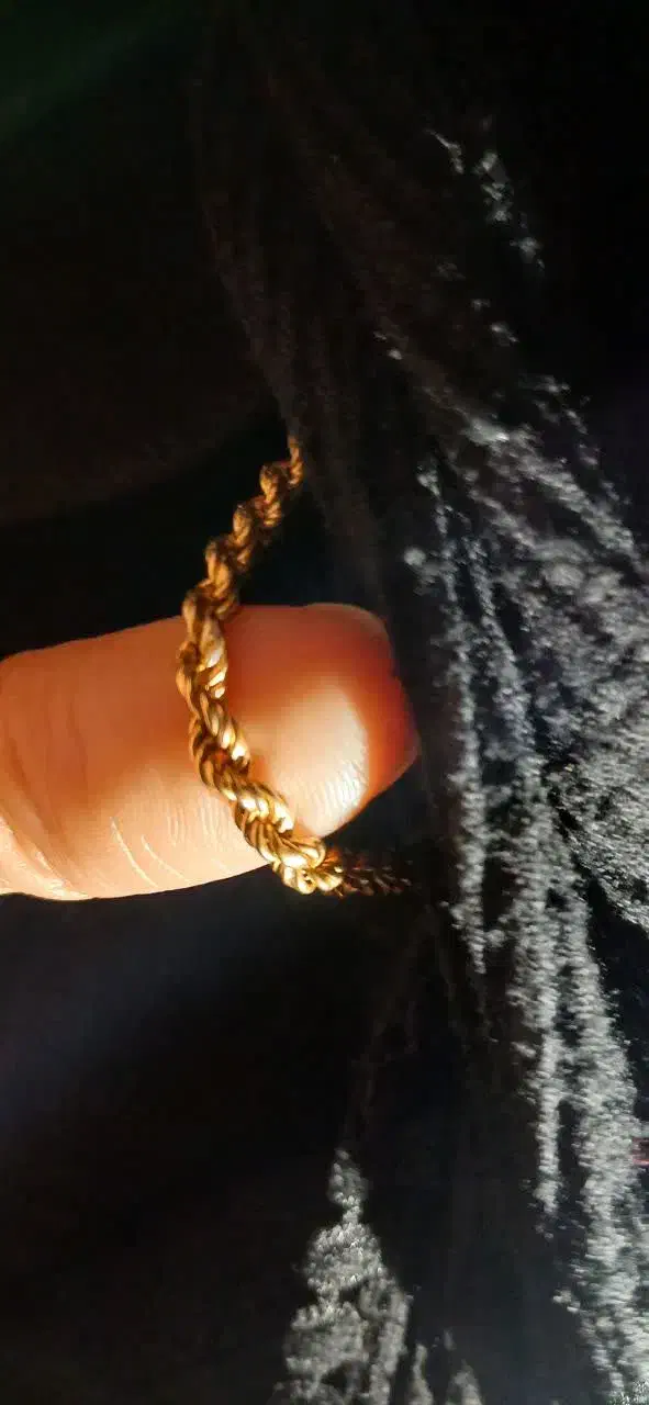 دستبند گم‌ شده|اشیا|قم, براسون|دیوار