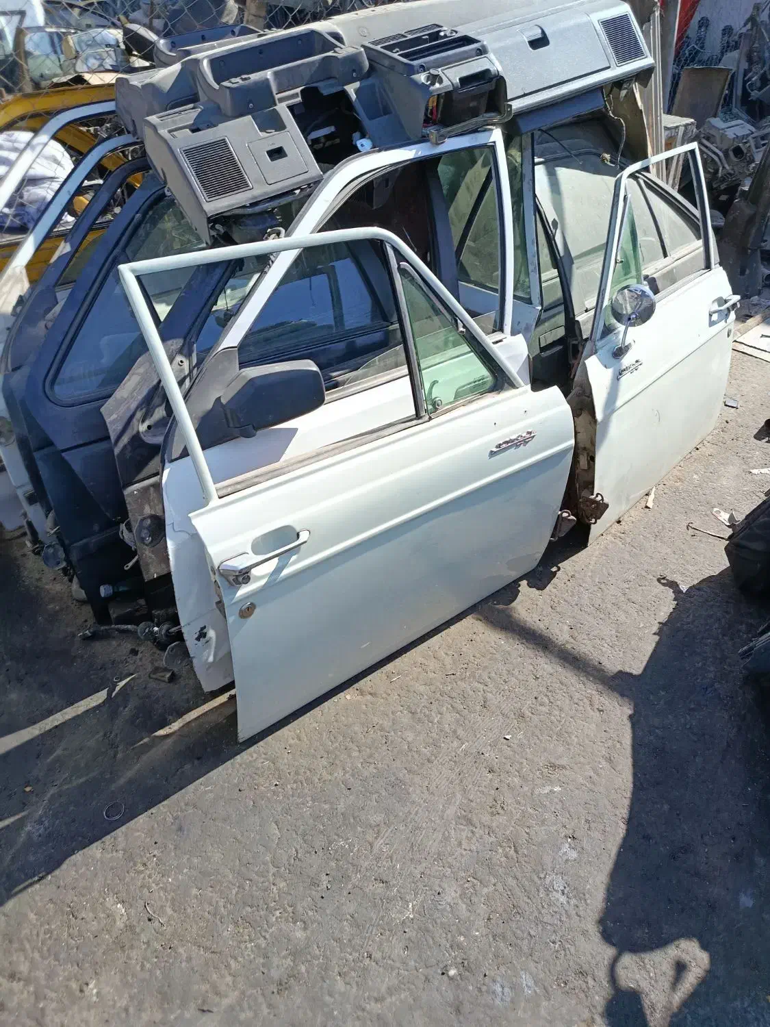 فروشگاه فروش لوازم استوک خودروهای داخلی|قطعات یدکی و لوازم جانبی|بهارستان, |دیوار