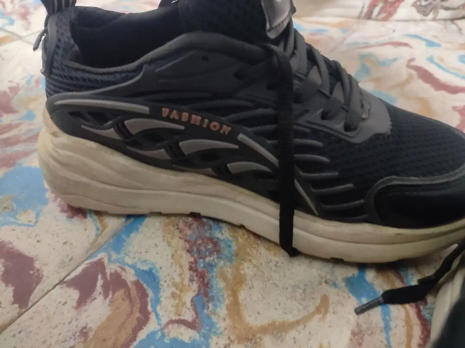 کفش اسپرت|کیف، کفش، کمربند|نیریز, |دیوار