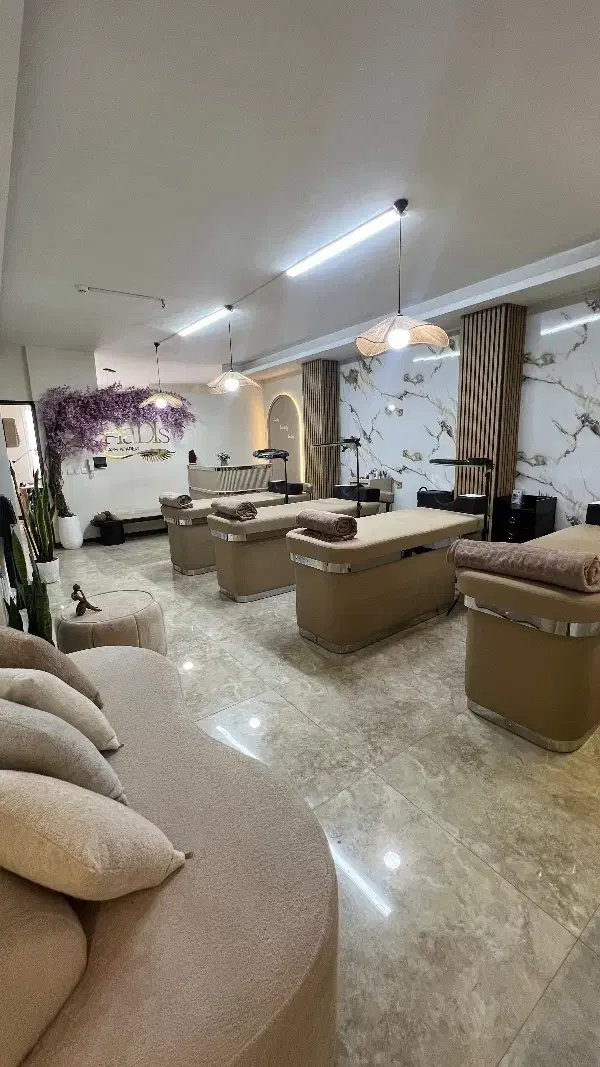 اجازه تخت مژه و میز ناخن در سالن vip|خدمات آرایشگری و زیبایی|فردیس, فردیس|دیوار