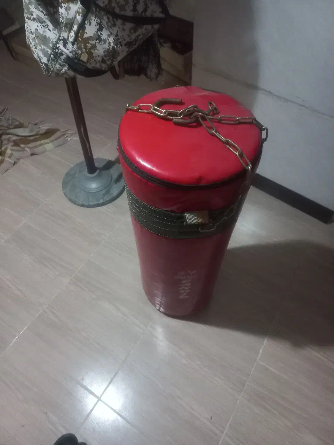 کیسه بوکس سالم|تجهیزات ورزشی|رباط‌کریم, رباط‌کریم|دیوار