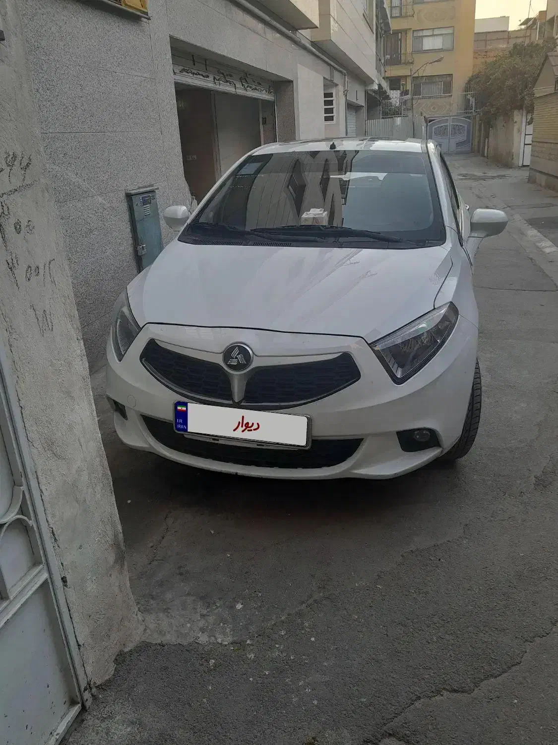 برلیانس ۲۲۰ اتومات|خودرو سواری و وانت|شیراز, باغ تخت|دیوار