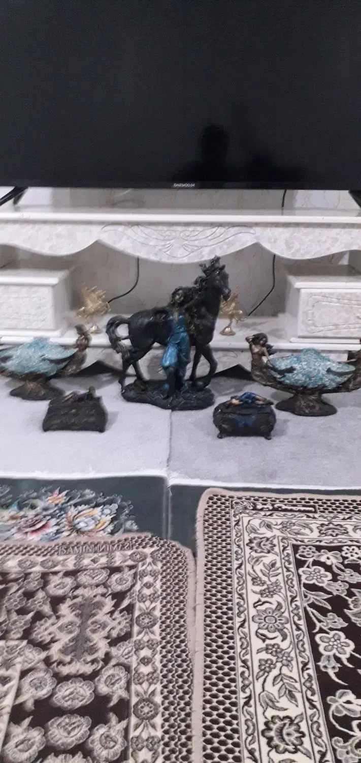 شکلات خوری کیلو متر تمام دیجیتال ولی قابش شکسته|صنایع دستی و سایر لوازم تزئینی|ملایر, |دیوار