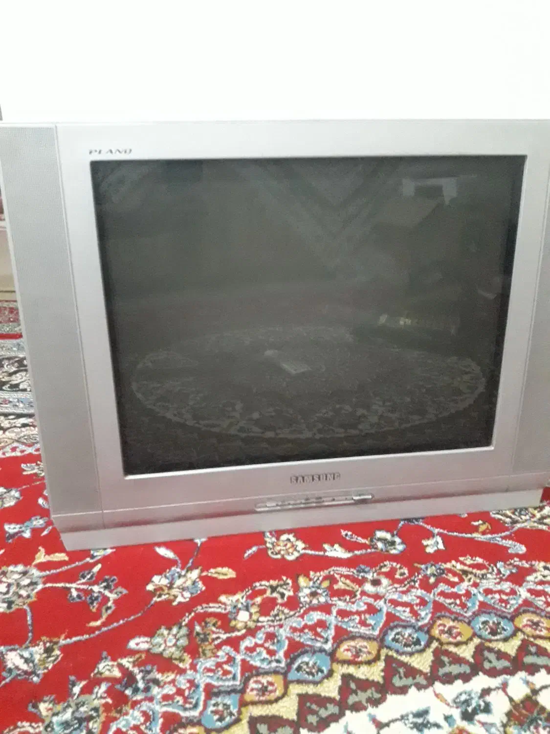 تلویزیون قدیمی|تلویزیون و پروژکتور|دهلران, |دیوار