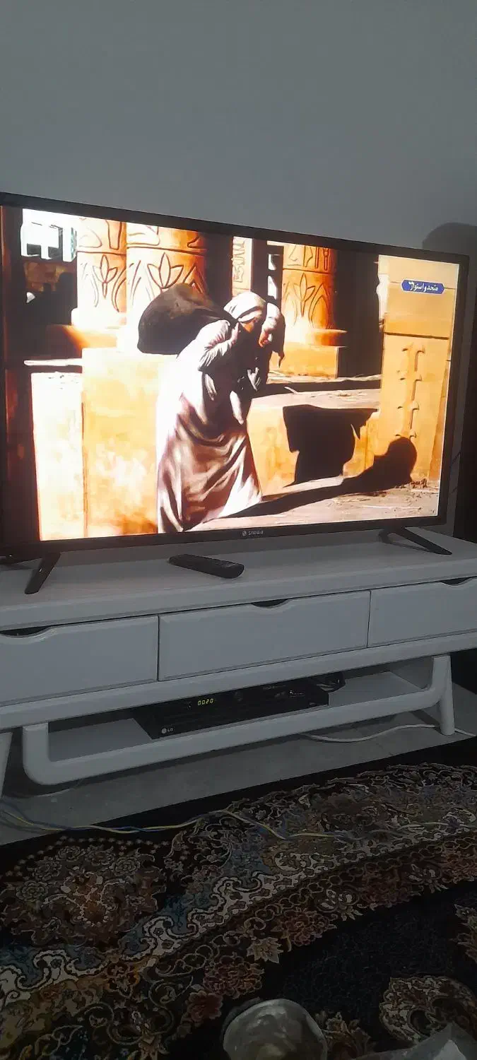 ال سی دی و میز تلویزیون|تلویزیون و پروژکتور|ساوه, |دیوار