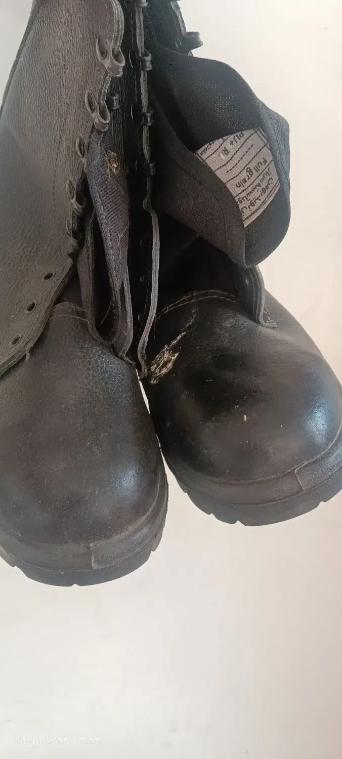 کفش سربازی|کیف، کفش، کمربند|زرند, |دیوار