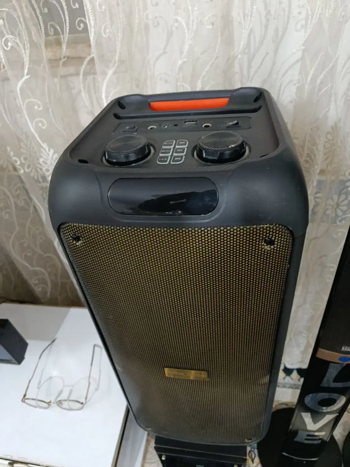 باند بزرگ میکروفون دار بلوتوثی با رقص نور|سیستم صوتی خانگی|سبزوار, هویزه|دیوار