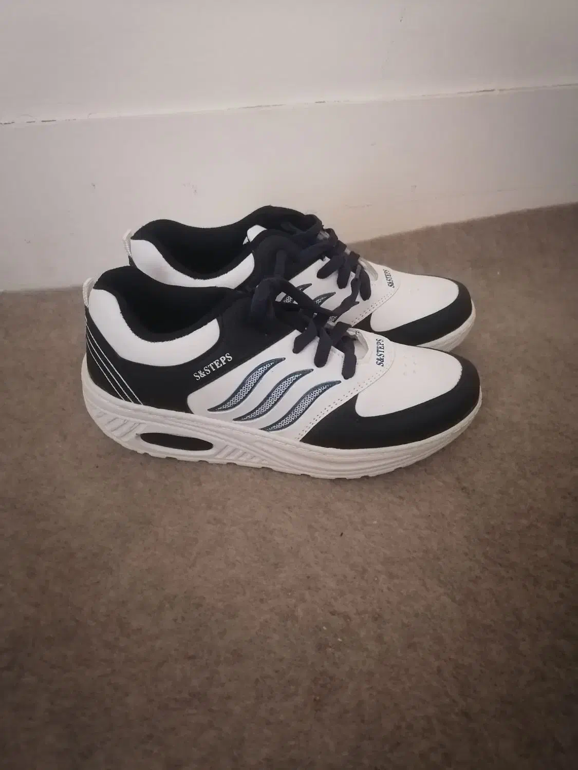 کتونی خارجی جنس  نونو سایز38کوچیک پا|کیف، کفش، کمربند|قم, باجک سه|دیوار