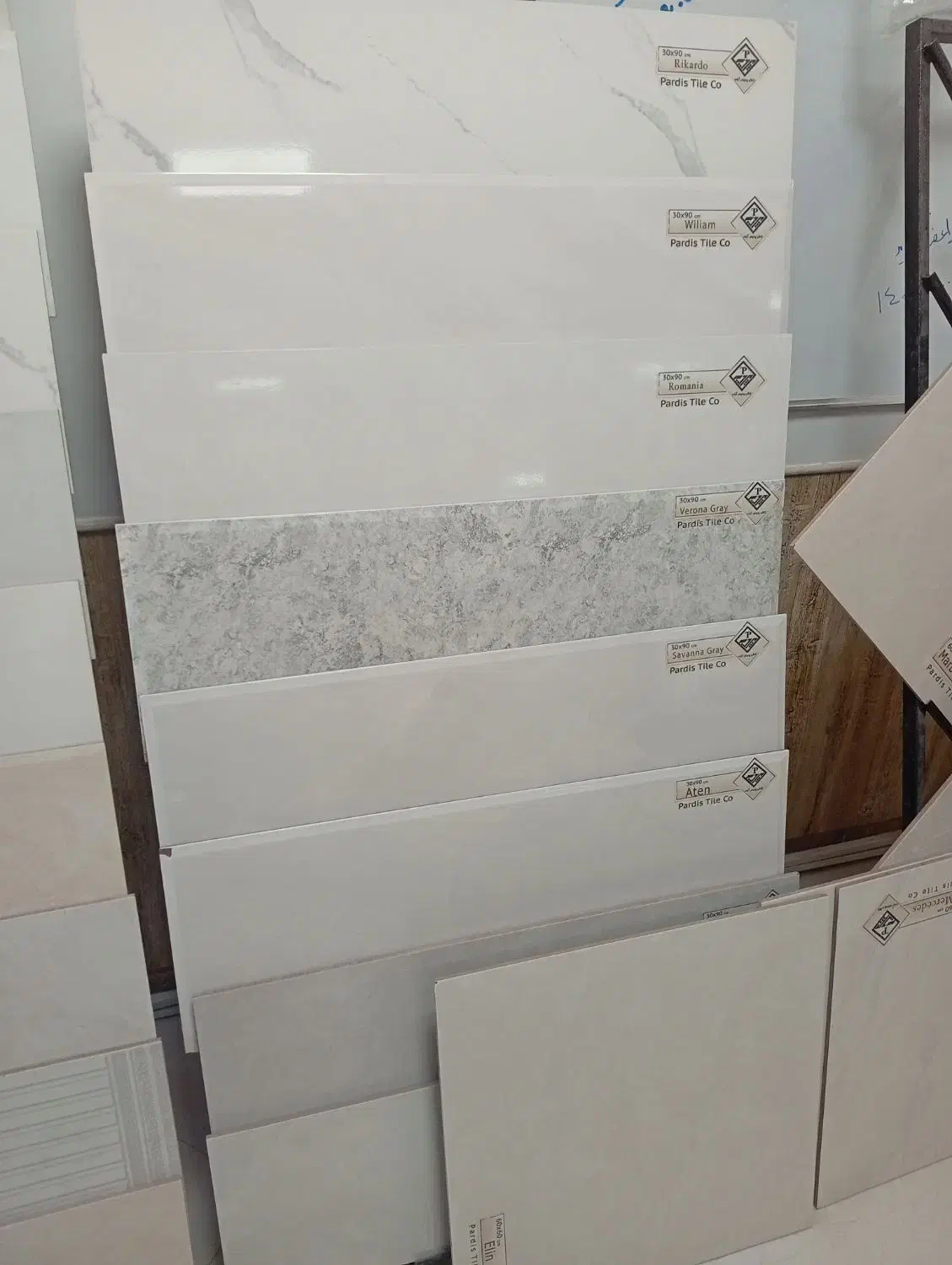 سرامیک قیمت مناسب ۱۱۰هزار تومان|مصالح و تجهیزات ساختمان|آباده, |دیوار