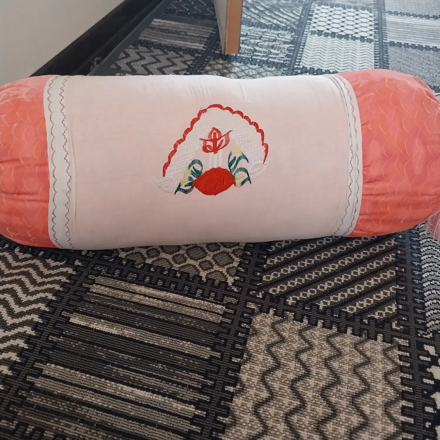 ۵عدد پشتی نو استفاده نشده به فروش میرسد|پشتی|مبارکه, |دیوار