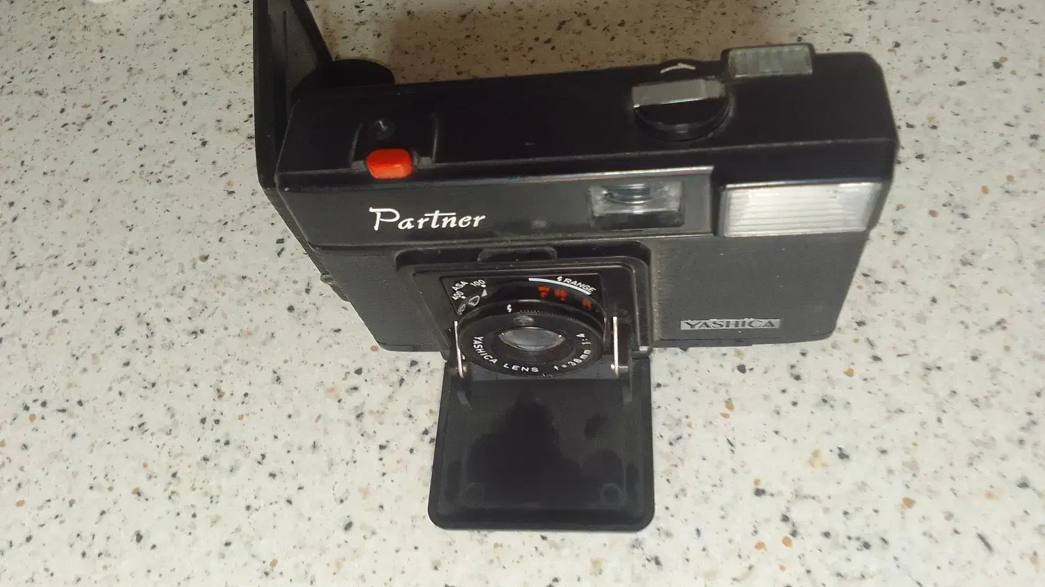 دوربین آنتیک yashika|دوربین عکاسی و فیلم‌برداری|محمدشهر, همایون ویلا|دیوار