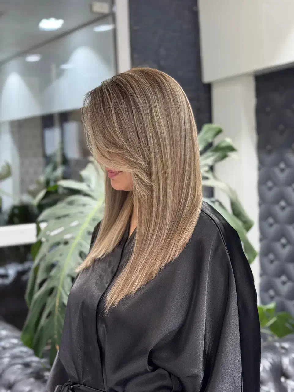 رنگ و لایت|خدمات آرایشگری و زیبایی|آشخانه, |دیوار