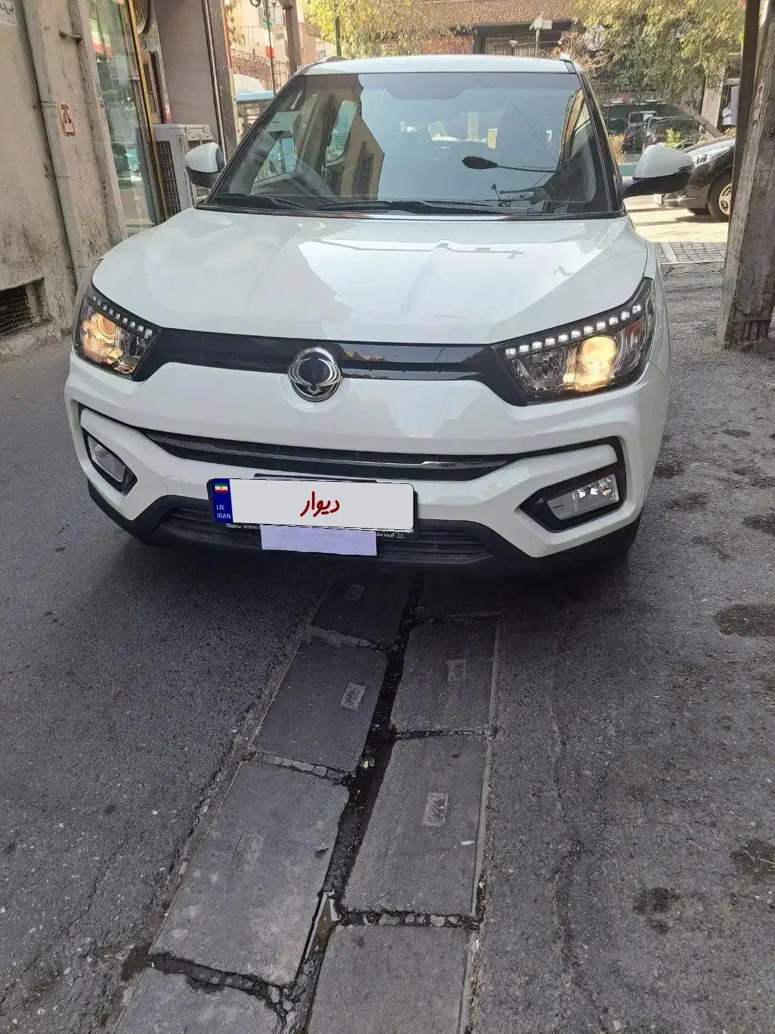 تیوولی 2018سفید آرمور 25000کارکرد|خودرو سواری و وانت|تهران, جمالزاده|دیوار