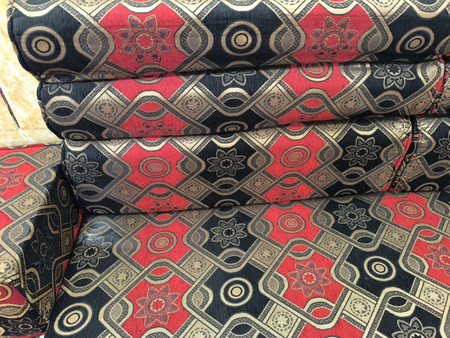 پشتی خلیجی|پشتی|اهواز, گلدشت|دیوار