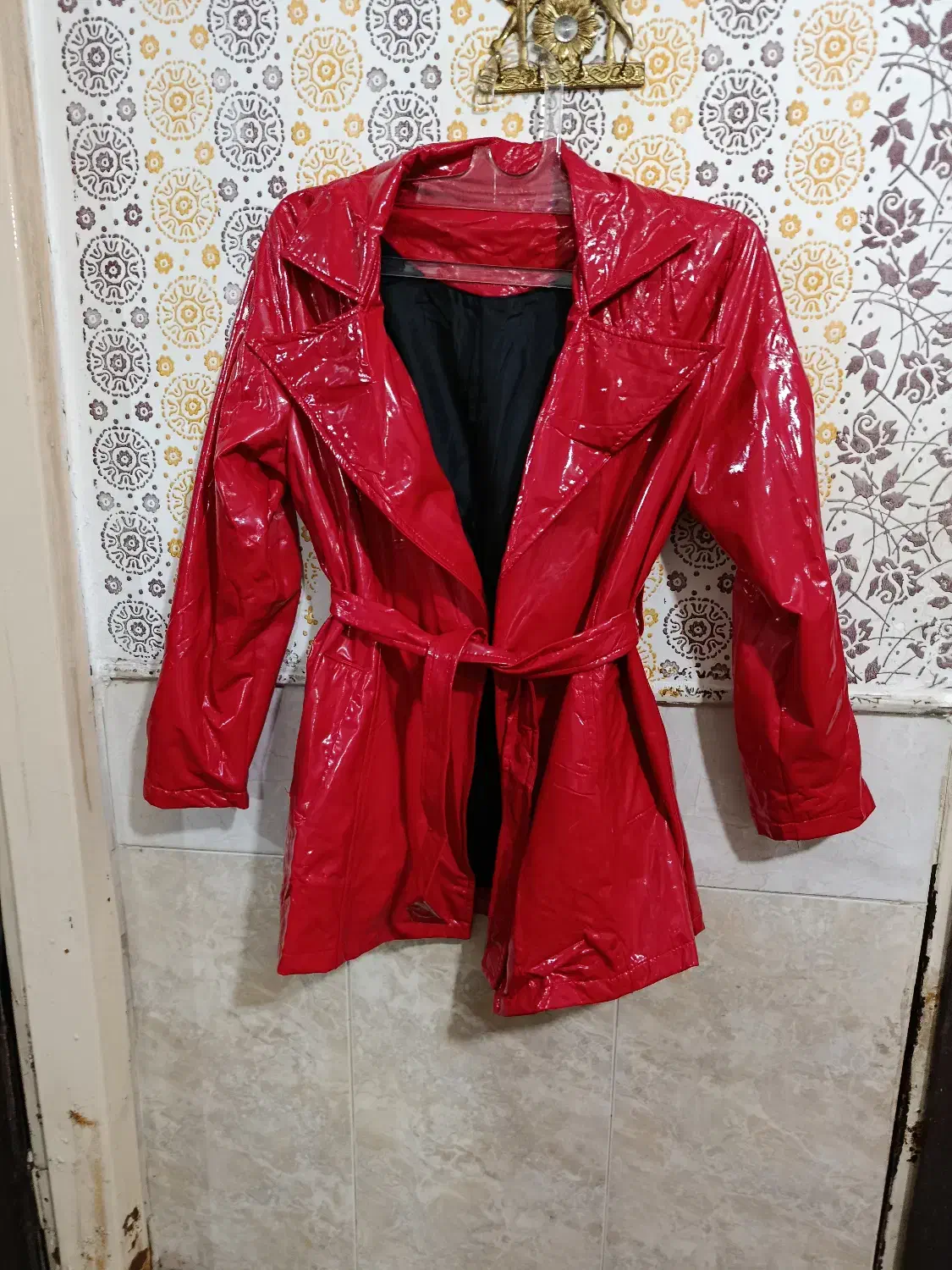 پالتو چرم|لباس|قم, نیروگاه|دیوار