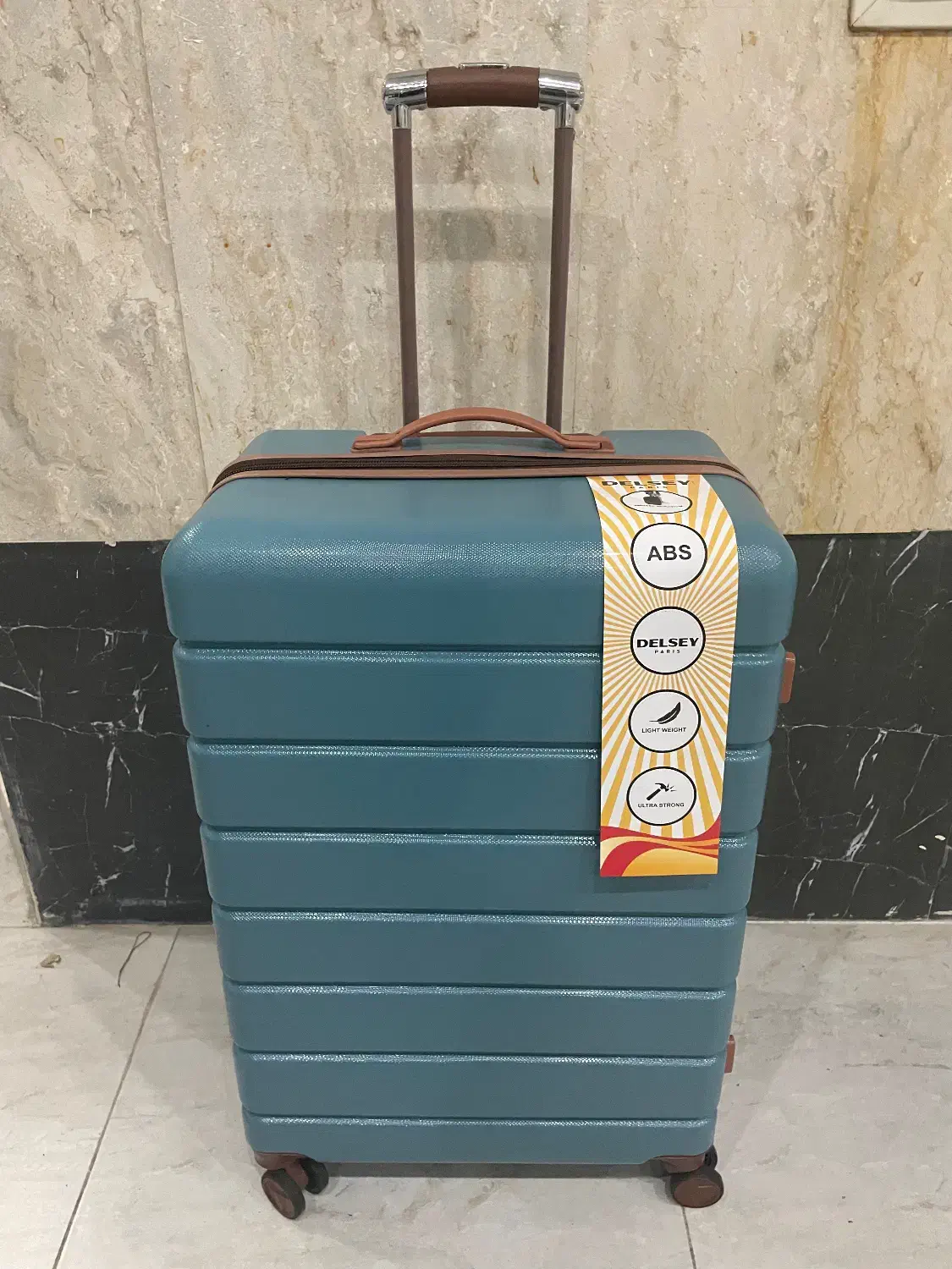 چمدان فایبر دلسی نشکن فول آپشن|کیف، کفش، کمربند|کرج, باغستان|دیوار