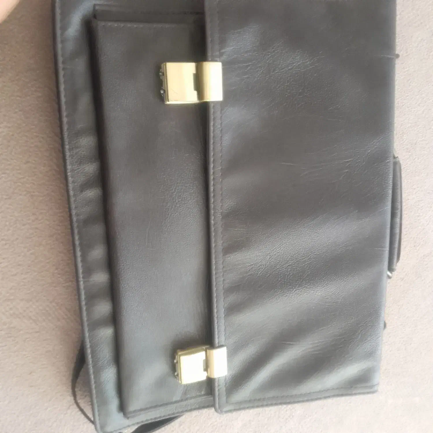 اداری|کیف، کفش، کمربند|میبد, |دیوار