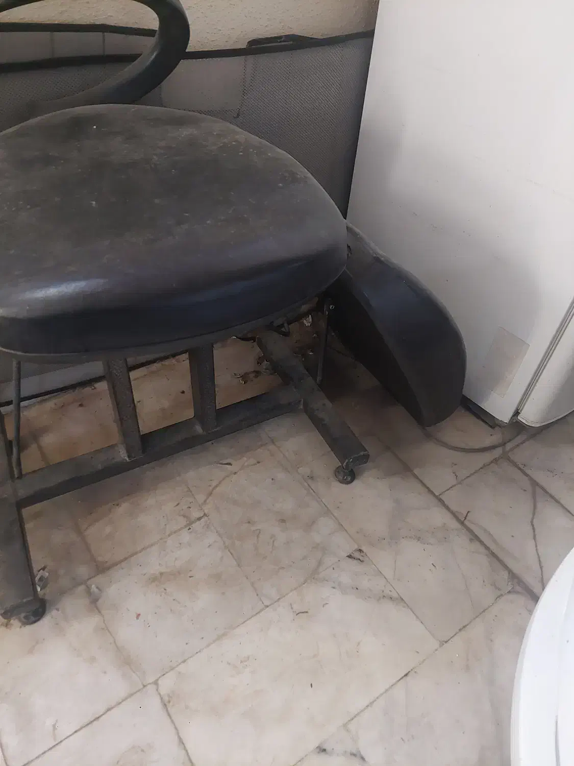 جاسشواری وصندلی اصلاح در حد نو|آرایشگاه و سالن‌های زیبایی|ملایر, |دیوار